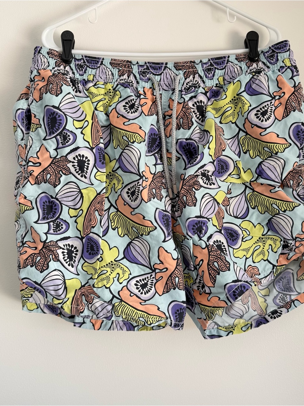 Vilebrequin Pastel Shell Print Swim Trunks Fits like a XXL